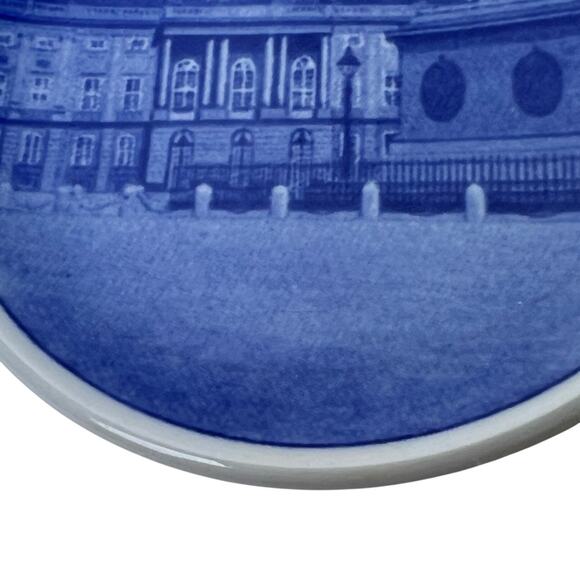 Porcelain Wall Art Royal Copenhagen Mini Plate Amalienborg Blue Display - Picture 4 of 10